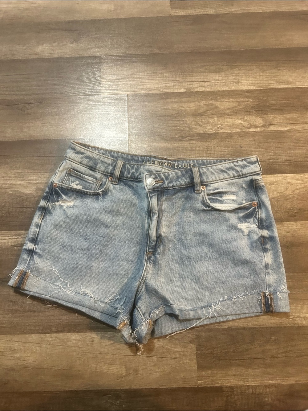 American Eagle Outfitters Women’s Light Blue Distressed Denim Shorts size 10